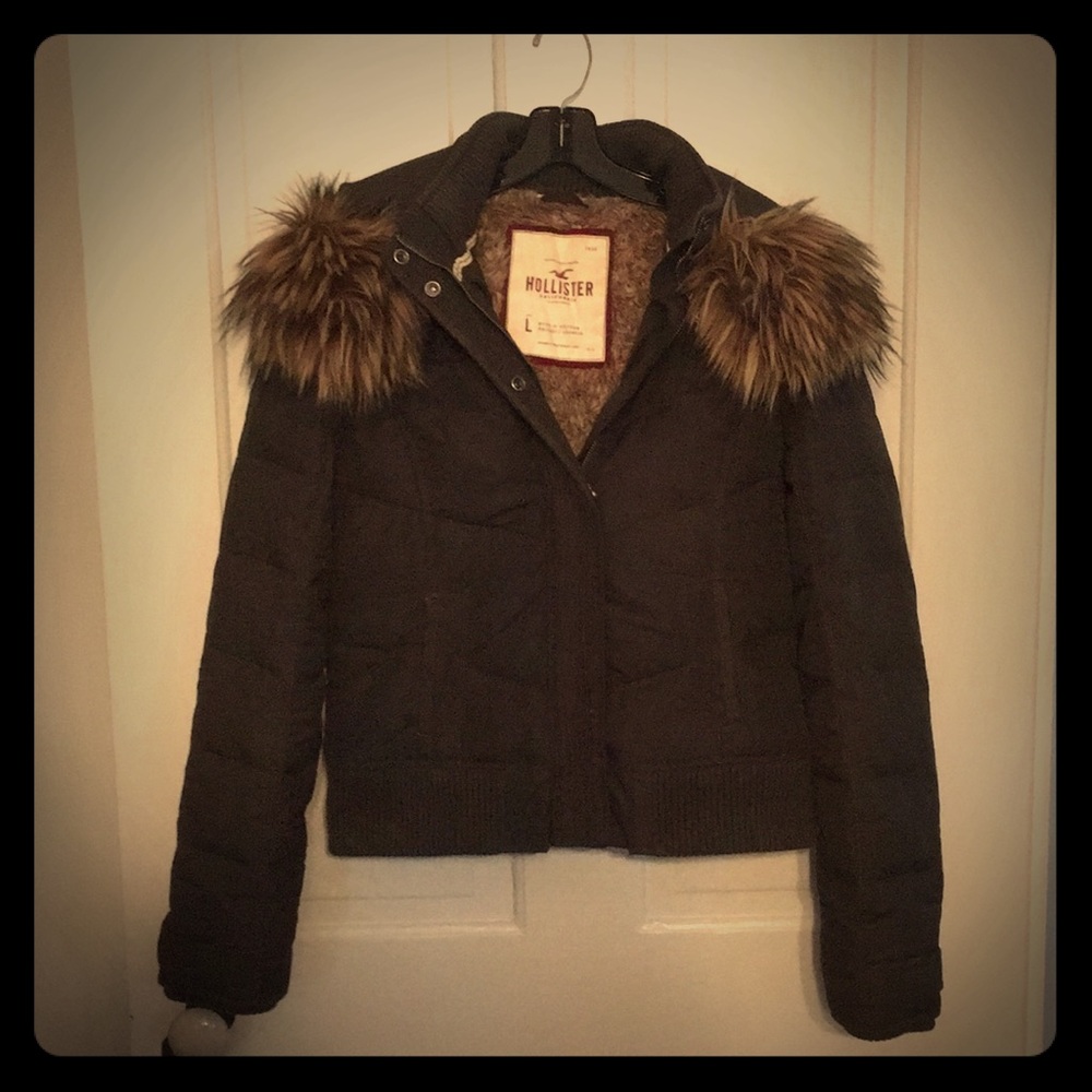 “Hollister” brand  zip up coat. WARM!!!